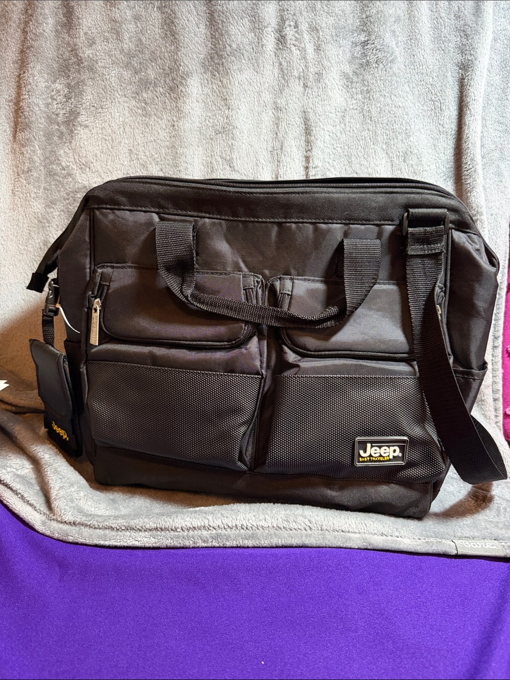 Jeep Black Men's Messenger Bag with Front Organizer Pockets